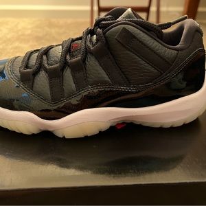 Air Jordan 11 Retro Low size 5.5 Mens